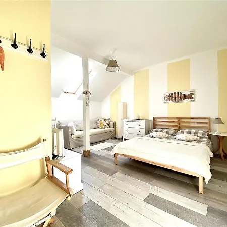 Szary Domek Apartamenty Ustka * Stolpmünde